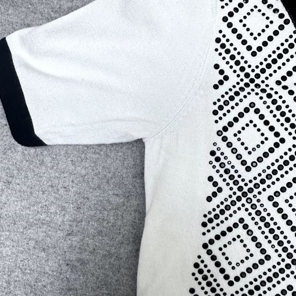 Leo Guy Womens Top SZ S Knit White Black Embellishments Short Sleeve Sweater - Picture 11 of 14